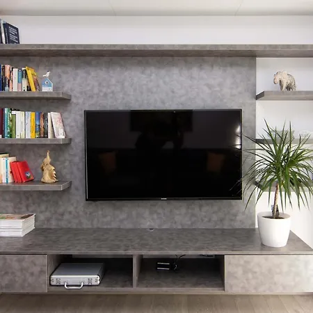 Апартаменты Luxury Center Two Bedroom Close To Beach *