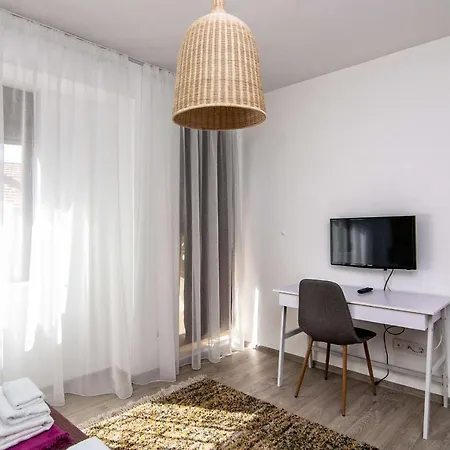 Апартаменты Luxury Center Two Bedroom Close To Beach *