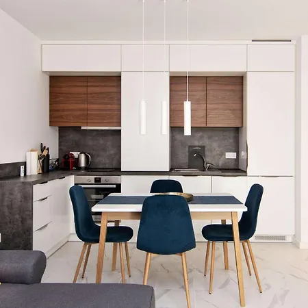Luxury Center Two Bedroom Close To Beach Апартаменты