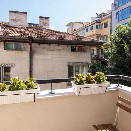 Luxury Center Two Bedroom Close To Beach Апартаменты