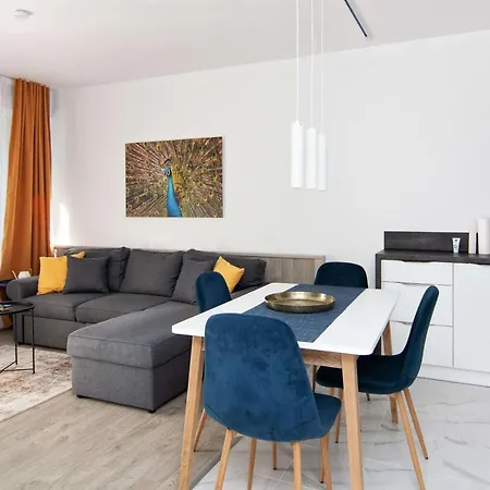 Апартаменты Luxury Center Two Bedroom Close To Beach *